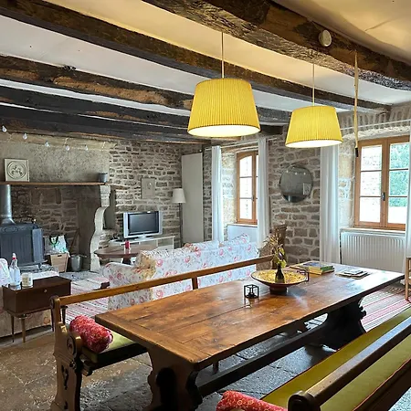 Dom wakacyjny De La Guiraldie *